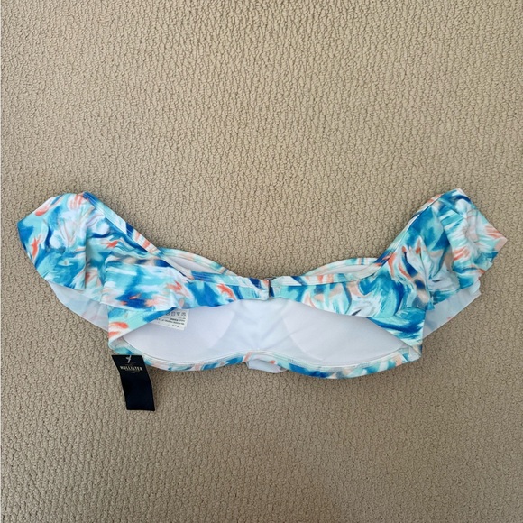 Off-The-Shoulder Flounce
Bikini Top - Picture 3 of 3